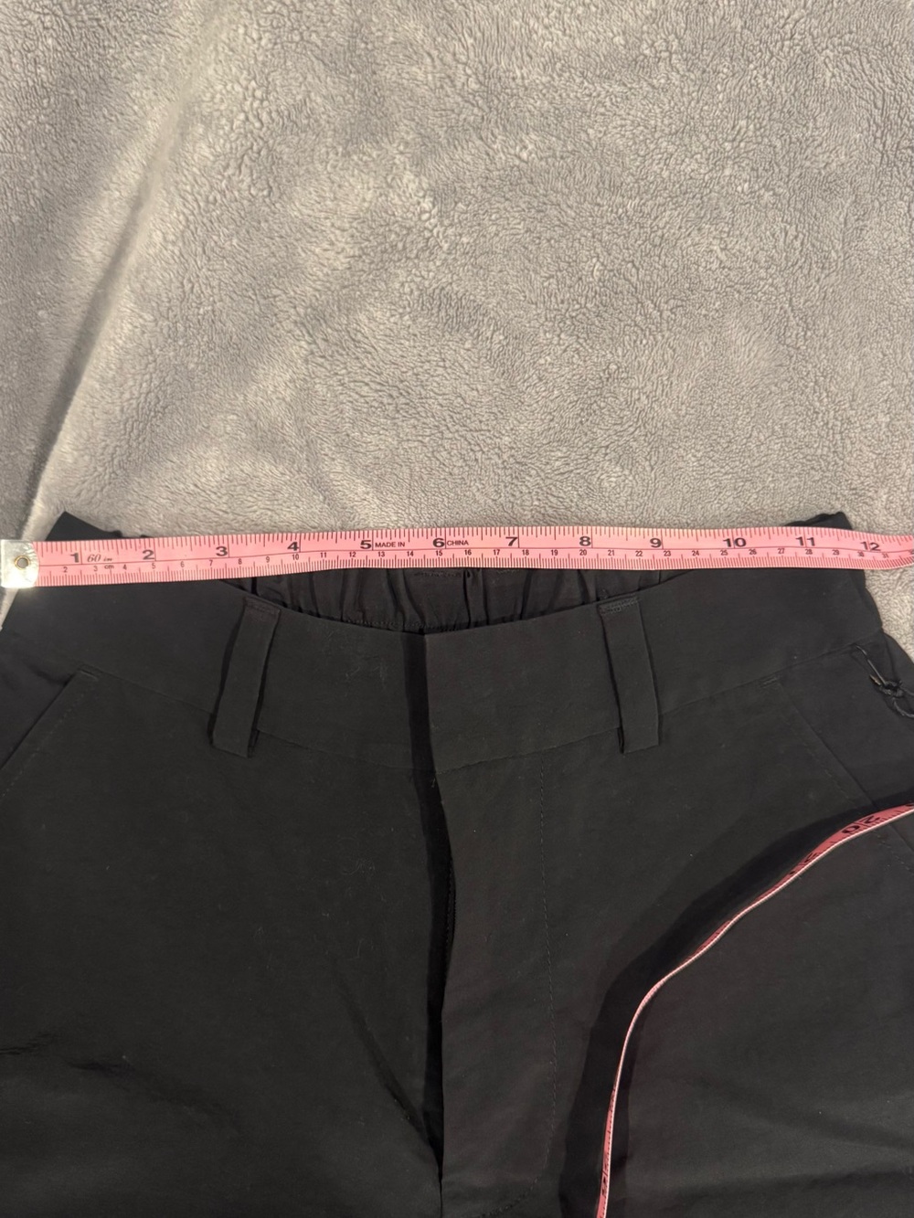 ALO Yoga Wide Leg Pants in Black - Picture 7 of 7